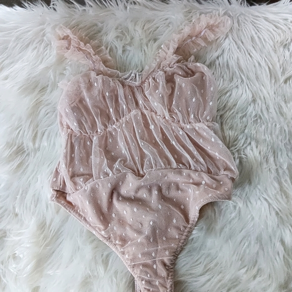 PrettyLittleThing Cream Blush Ruffle Strap Sheer Dot Print Mesh Bodysuit Top XS - Picture 4 of 7